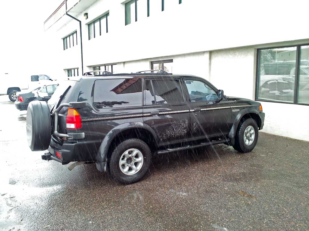 Mitsubishi Montero Sport LS 3.0L 5-Speed